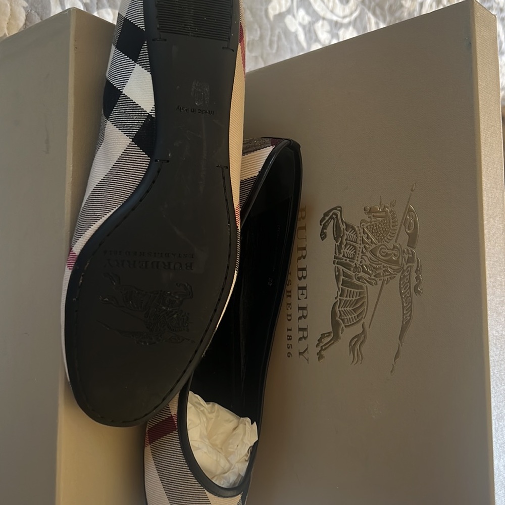 BURBERRY flats - Picture 3 of 6
